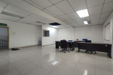 Pandamaran warehouse 