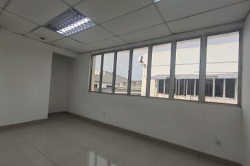 Pandamaran warehouse 