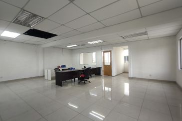 Pandamaran warehouse 