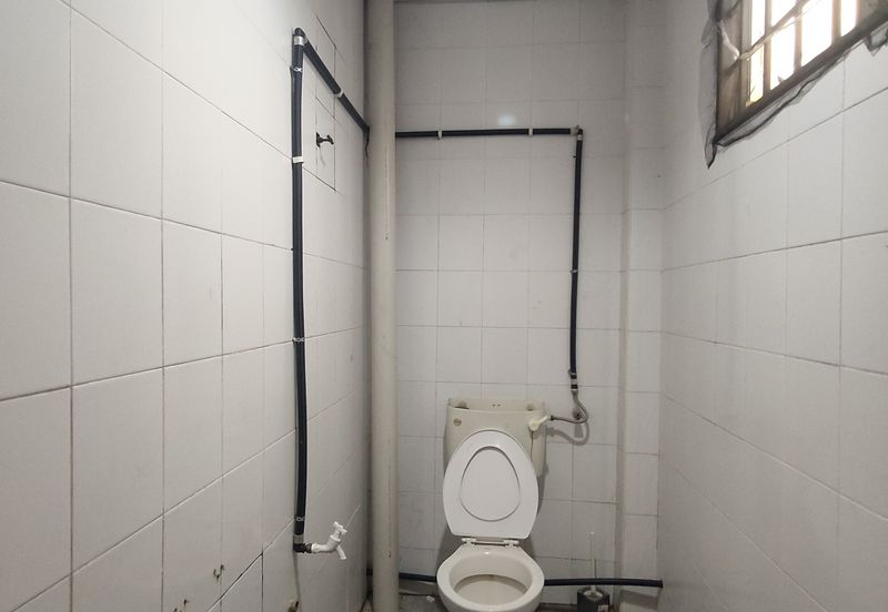 Pandamaran warehouse 