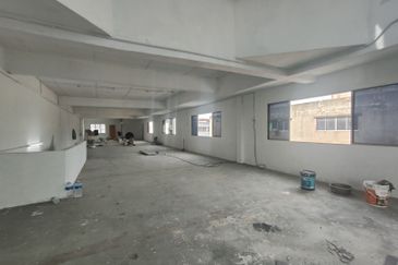 Pandamaran Klang 2 sty link warehouse End lot 