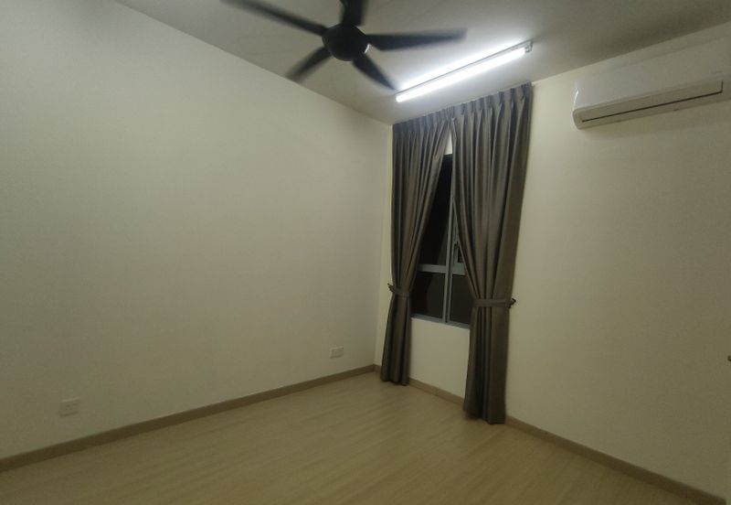 Gravit8 @ Klang South