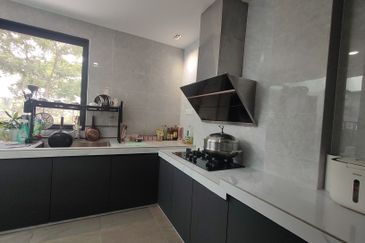 ATHIRA, Bandar Bukit Raja