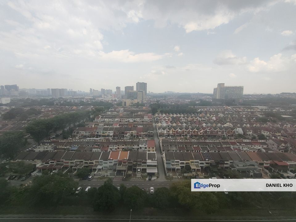 Renovated Subang Avenue move in condition near by Lrt Subang , Selangor, Subang Jaya