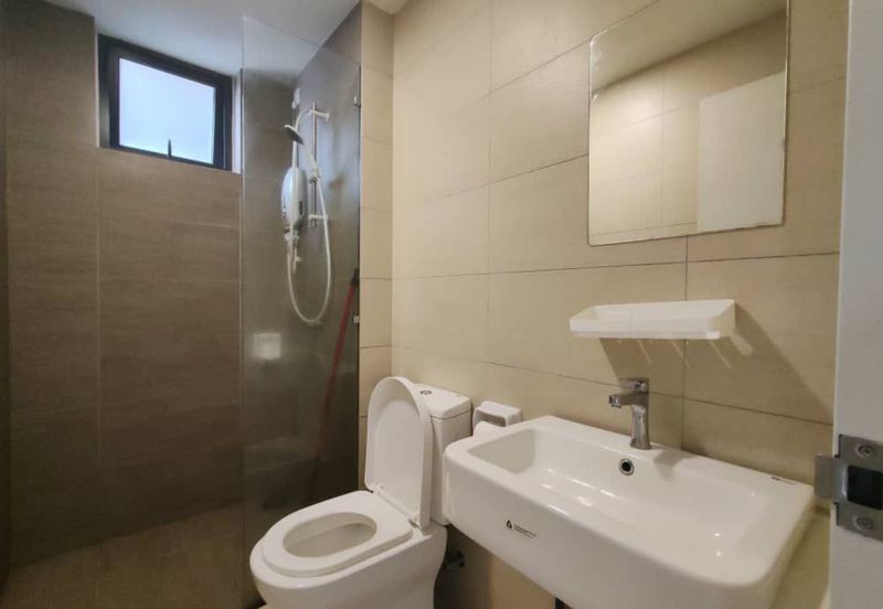 Adria Residence @ Gravit8