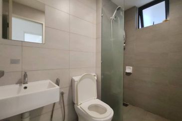 Adria Residence @ Gravit8