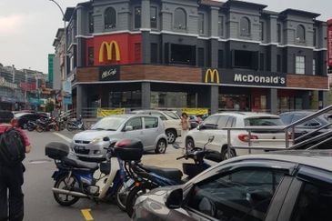 Taipan Business Centre, USJ 10