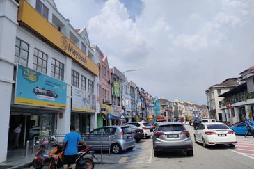 Taipan Business Centre, USJ 10