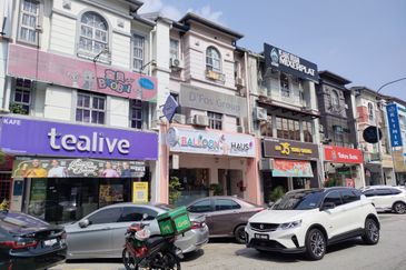 Taipan Business Centre, USJ 10