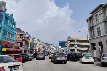 Taipan Business Centre, USJ 10