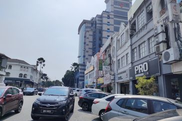 Taipan Business Centre, USJ 10
