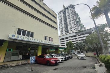 Shop Alam Idaman Shah Alam ( First floor ) 