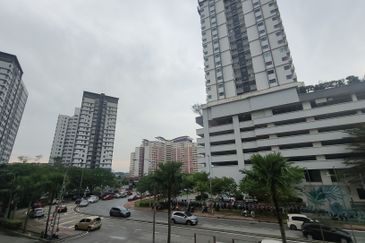 Shop Alam Idaman Shah Alam ( First floor ) 