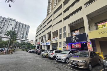 Shop Alam Idaman Shah Alam ( First floor ) 