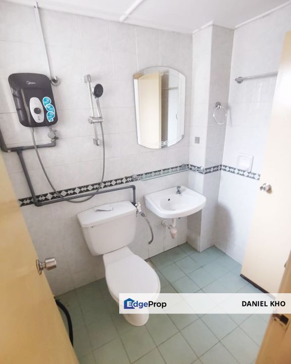 Renovated Kota Kemuning ( Anggerik Liparis ) 2 sty house , Selangor, Kota Kemuning