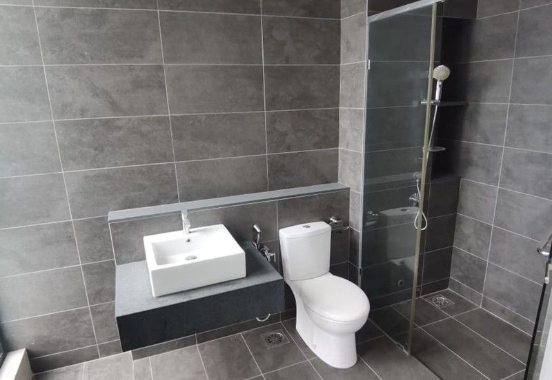 Luxura Residence @ twentyfive.7