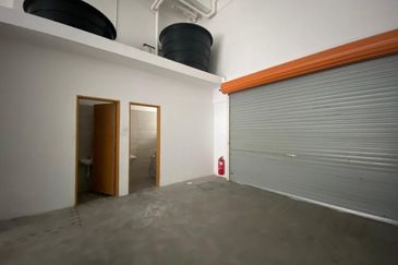 Jalan Cemerlang,  Pusat Perdagangan Banting, 42700 Banting