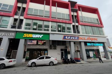 Jalan Cemerlang,  Pusat Perdagangan Banting, 42700 Banting