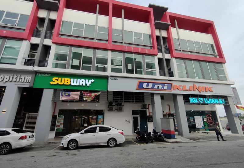 Jalan Cemerlang,  Pusat Perdagangan Banting, 42700 Banting