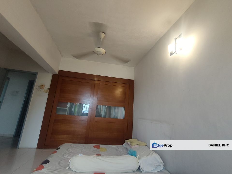 Renovated & below market Pelangi Heights Apartment nearby I City , Selangor, Klang