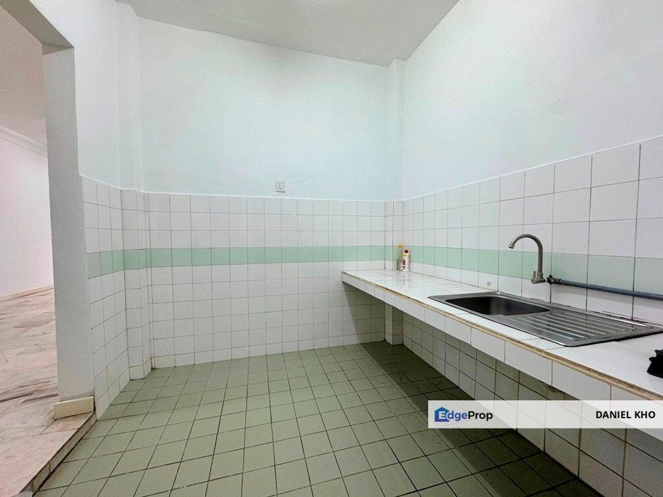 Renovated Pelangi Court Meru Klang with lift , Selangor, Klang