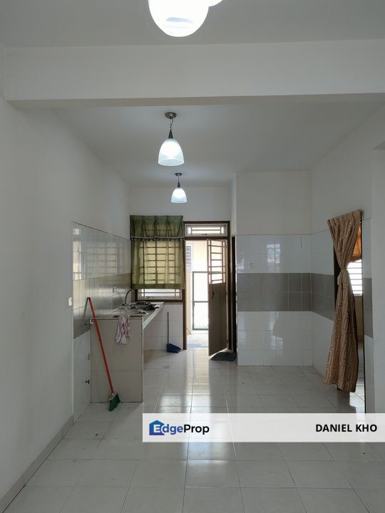 Renovated & guarded & gated house inearby Aeon Mall & KSL Mall , Selangor, Klang