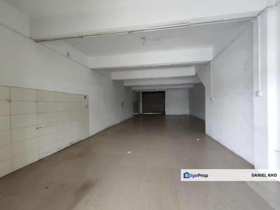 Ground floor facing main road shop Bandar Parklands Klang , Selangor, Klang
