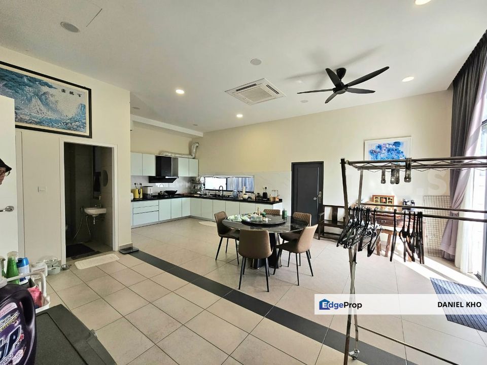 Fully renovated Semi d Villa 22 Bukit Rimau nearby SMK Chung Hua Kota Kemuning, Selangor, Shah Alam