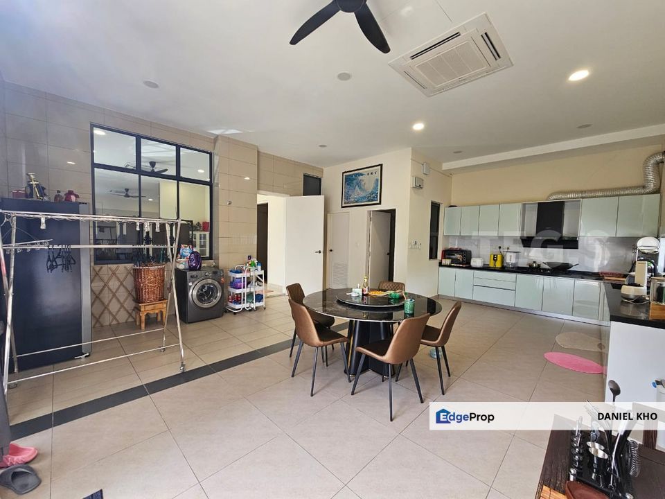 Fully renovated Semi d Villa 22 Bukit Rimau nearby SMK Chung Hua Kota Kemuning, Selangor, Shah Alam