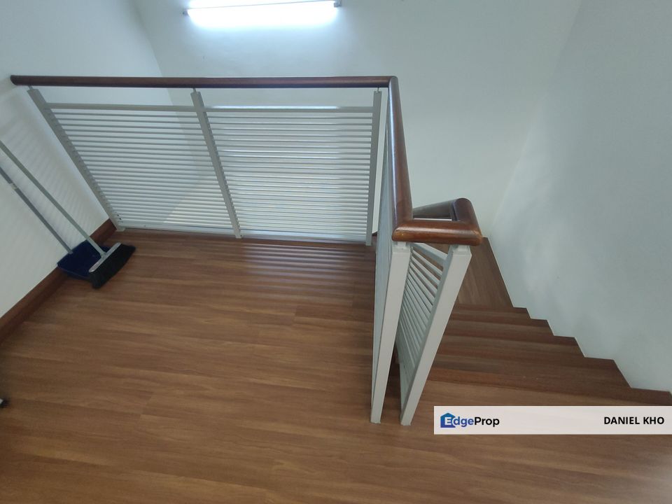 24 x 85 Kota Bayuemas Klang guarded & gated walking distance to Lrt station, Selangor, Klang