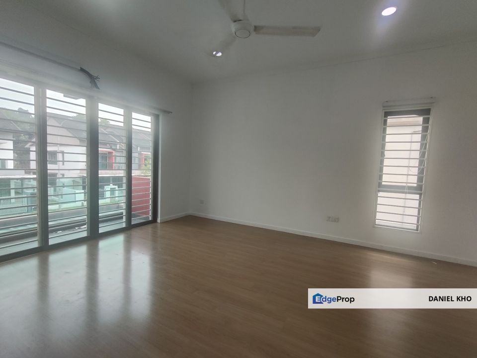End lot 30 x 70 2 sty house near by Columbia Asia Hospital Bukit Raja Klang, Selangor, Klang