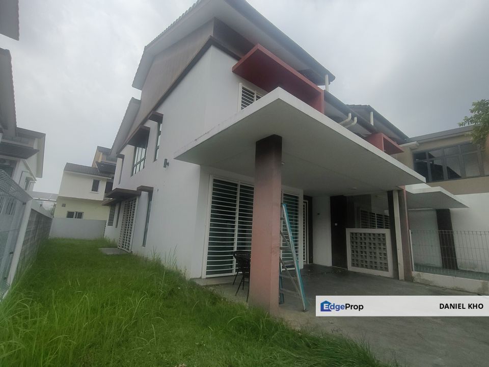 End lot 30 x 70 2 sty house near by Columbia Asia Hospital Bukit Raja Klang, Selangor, Klang