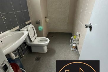 I Residence @ I City