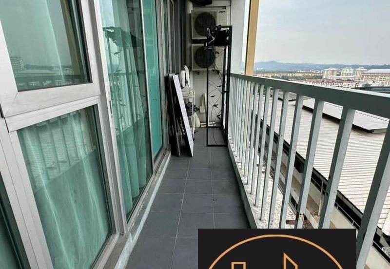 I Residence @ I City