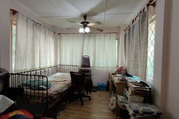 Corner lot Kota Kemuning 