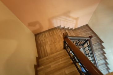 Corner lot Kota Kemuning 