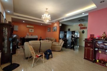 Corner lot Kota Kemuning 