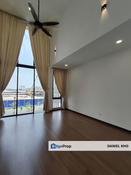 End lot 3 storey Taman Puchong Legenda new hpuse , Selangor, Puchong