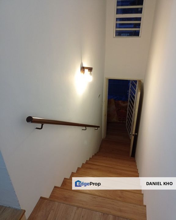 Fully renovated Townhouse Taman Tasik Puchong, Selangor, Puchong