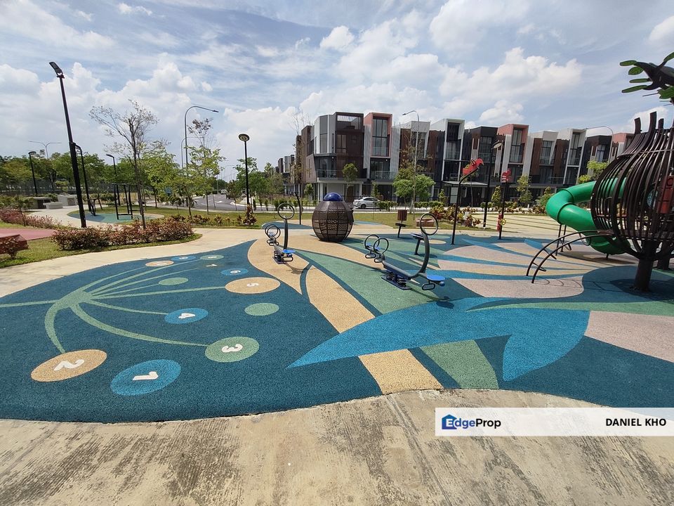 Brand new 3 storey house Taman Puchong Legenda , Selangor, Puchong