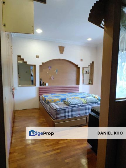 End lot fully renovated house 28 x 93 Batu Belah , Selangor, Klang