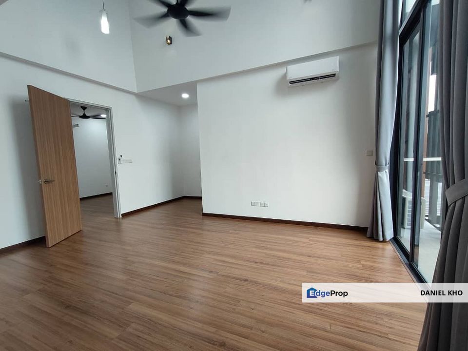 Brand new 3 storey near by IOI Mall Puchong free flood area , Selangor, Puchong