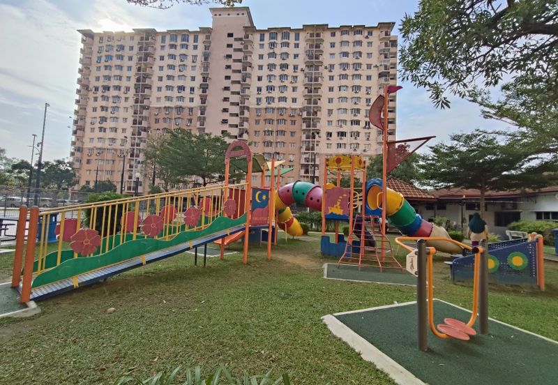 Pangsapuri Damai, Subang Bestari