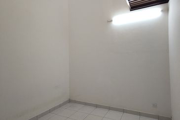 Jalan Kebun Nenas 2B/KS7