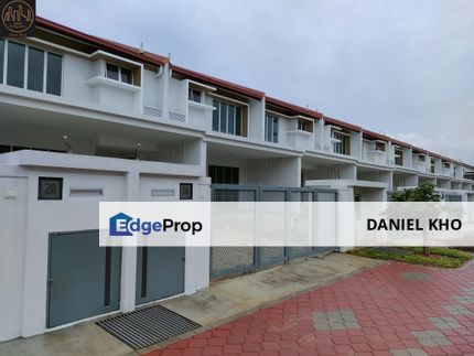 Guarded & gated house in Kota Bayuemas Klang near by  Chinese school Wu Teck Bandar Parklands Klang , Selangor, Klang