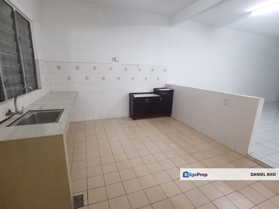 Ground floor town house in Bukit Rimau near by Aeon big Bukit Rimau , Selangor, Shah Alam