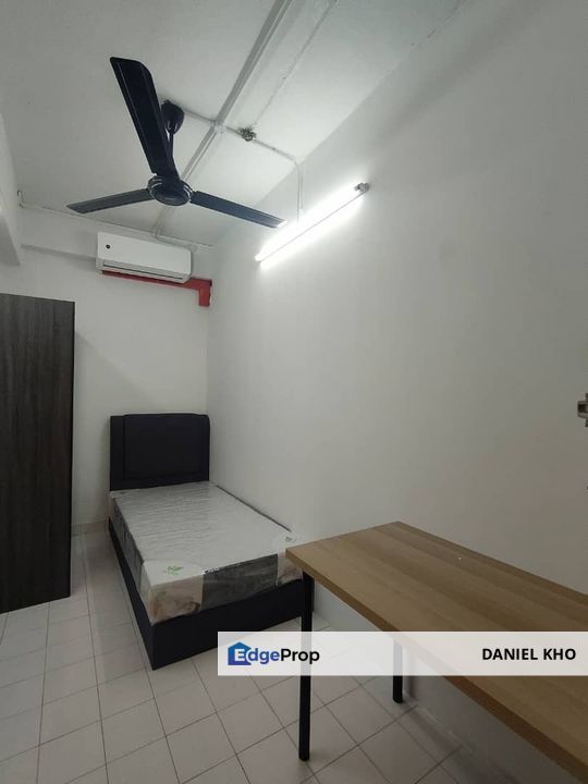 Female unit with window , Selangor, Bandar Sunway