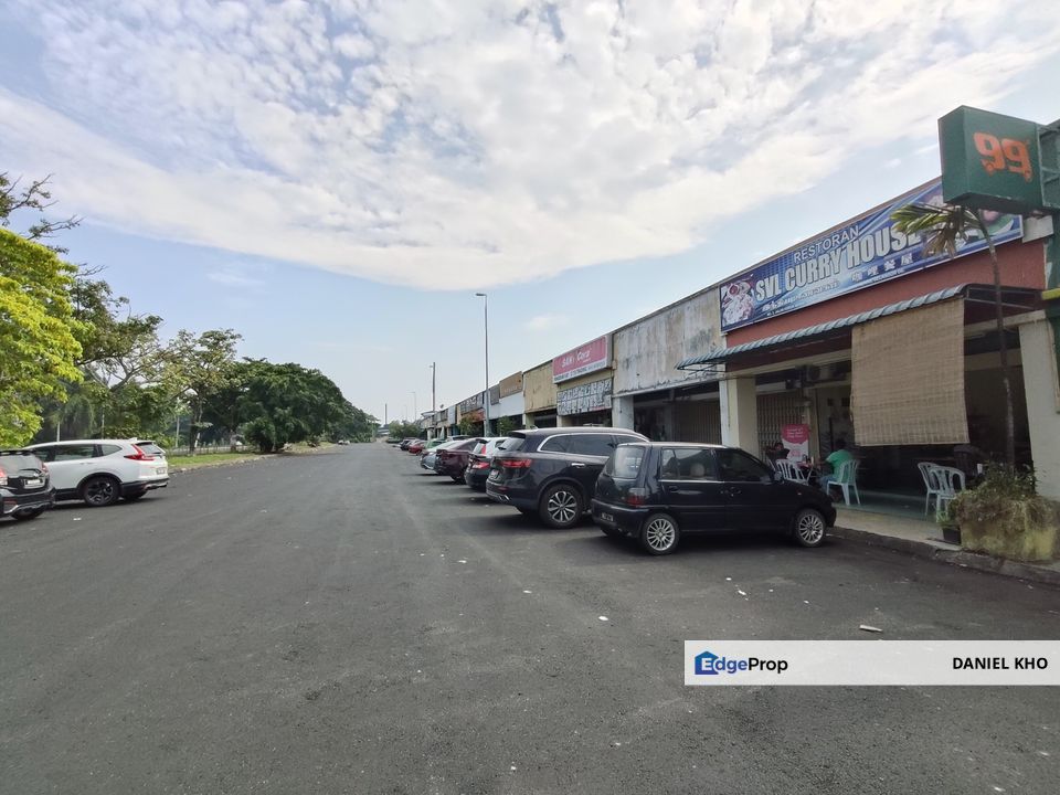 Under MV shop in Bandar Putera Klang , Selangor, Klang