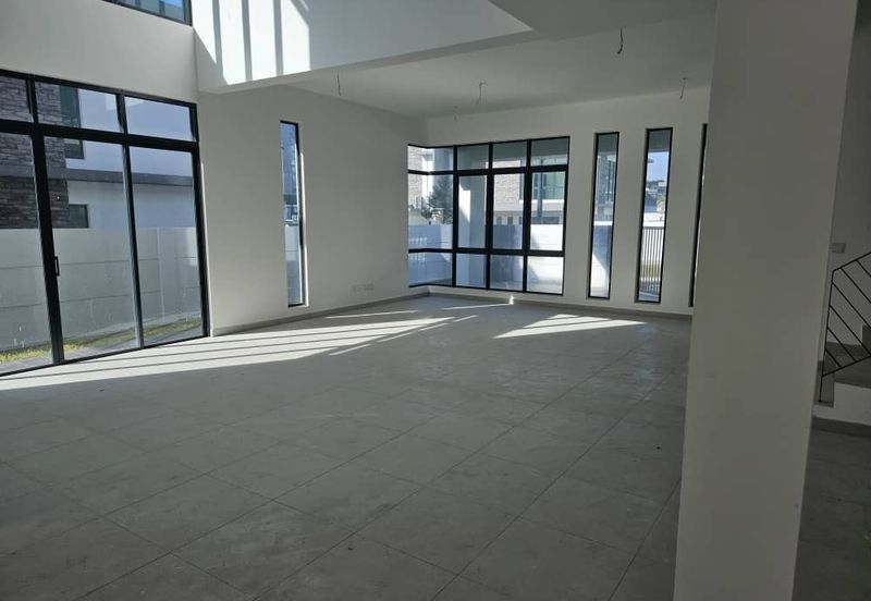 3 Storey Semi- Detached house ON SALE!