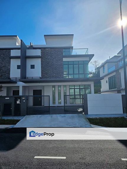 3 Storey Semi- Detached house ON SALE!, Selangor, Hulu Langat